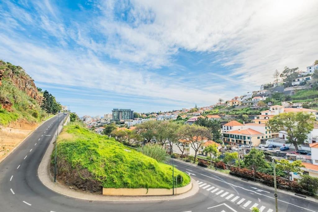 Central Location - With Pool Apartment Funchal  Exterior photo